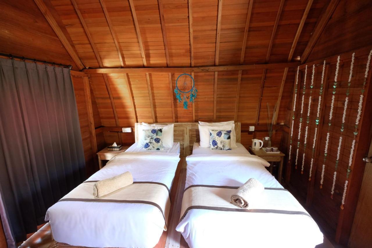 Adara Beach Huts Batununggul Exterior foto