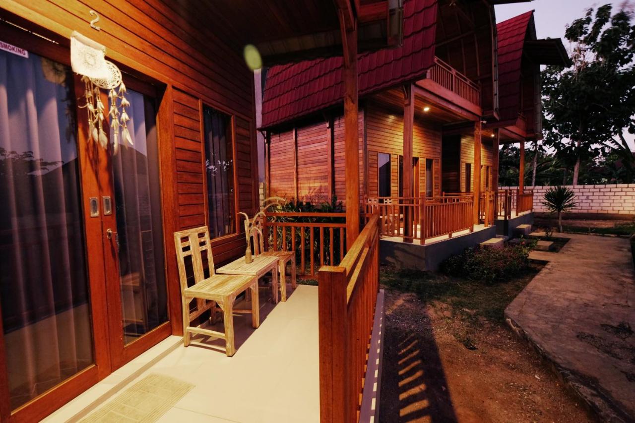 Adara Beach Huts Batununggul Exterior foto